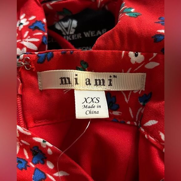 NWT … MIAMI “Size: XXS” Red Floral Jumpsuit - Picture 5 of 7